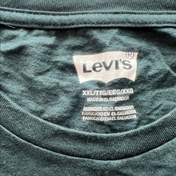 Levi's Men's Dark Green Graphic Tee - Picture 6 of 8